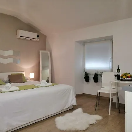 Apollo Pensionat 3*